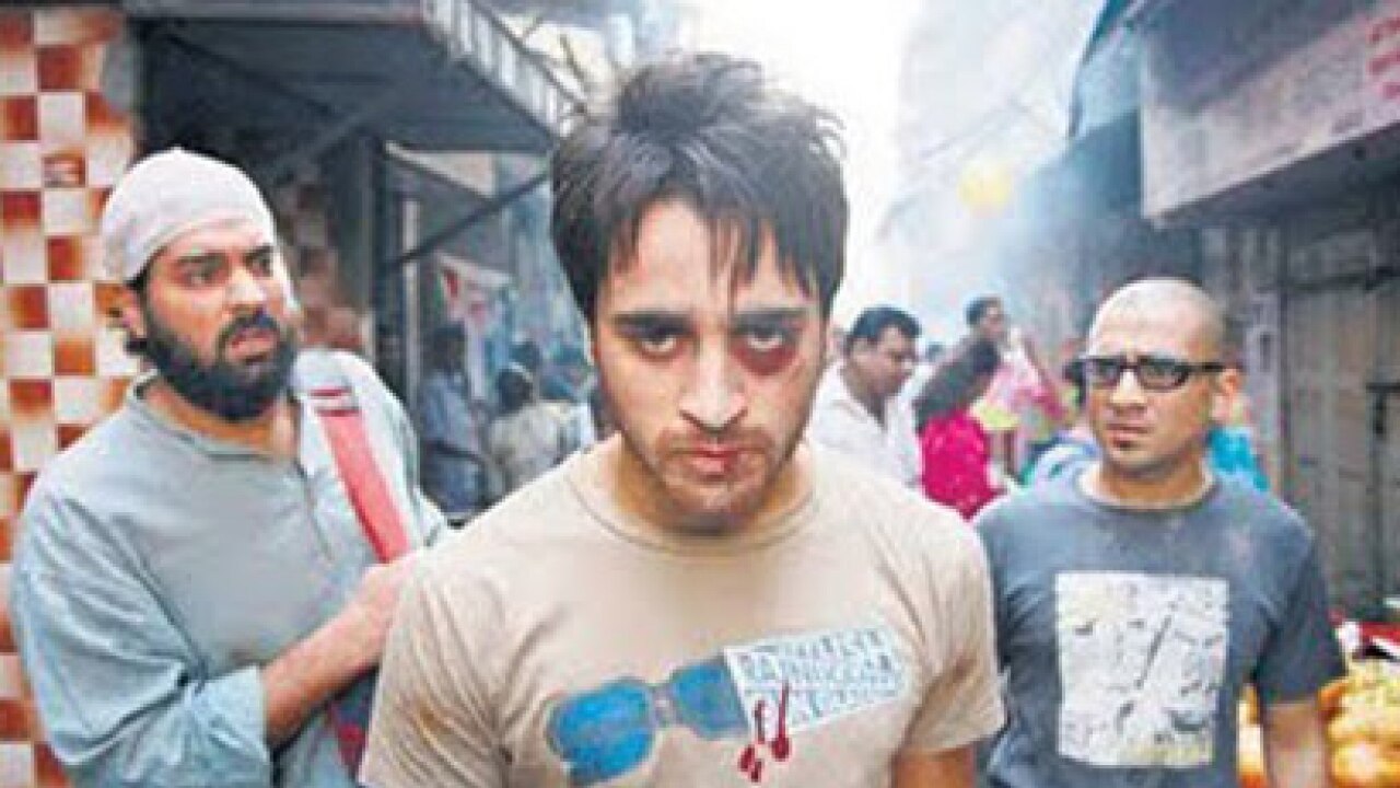 Legal notice to Aamir Khan, Censor Board over abusive dialogues in