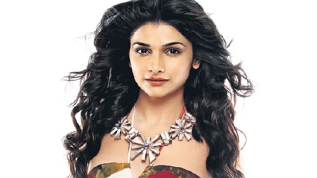 I do not understand the meaning of bold: Prachi Desai