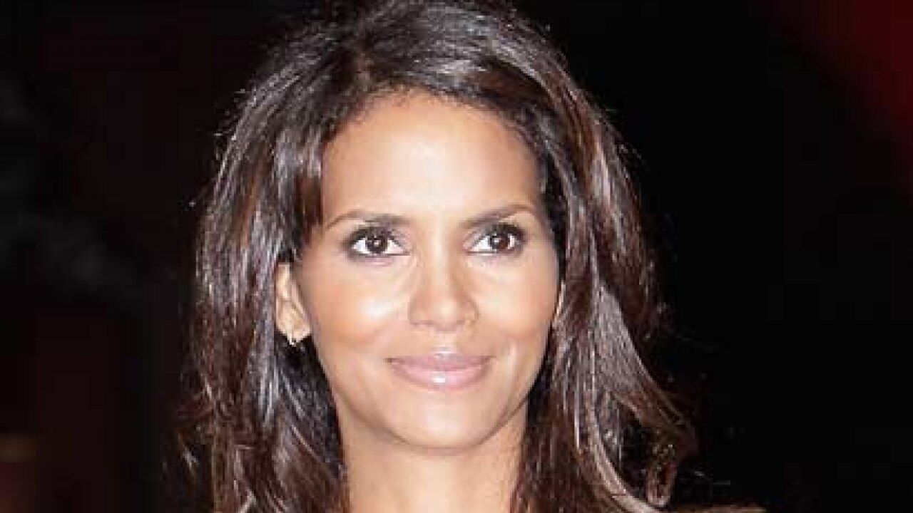 Halle Berry’s emerald ring sparks engagement rumour