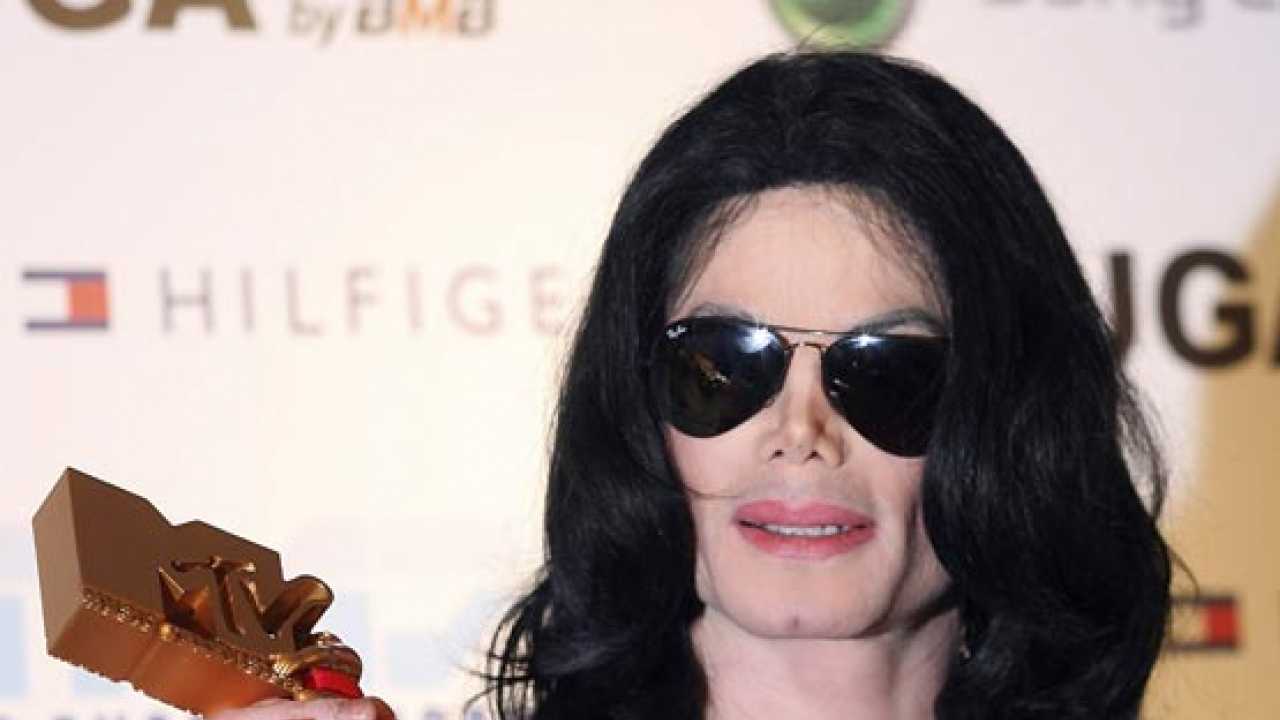 Michael Jackson signed letters to Lisa Marie Presley as Turd