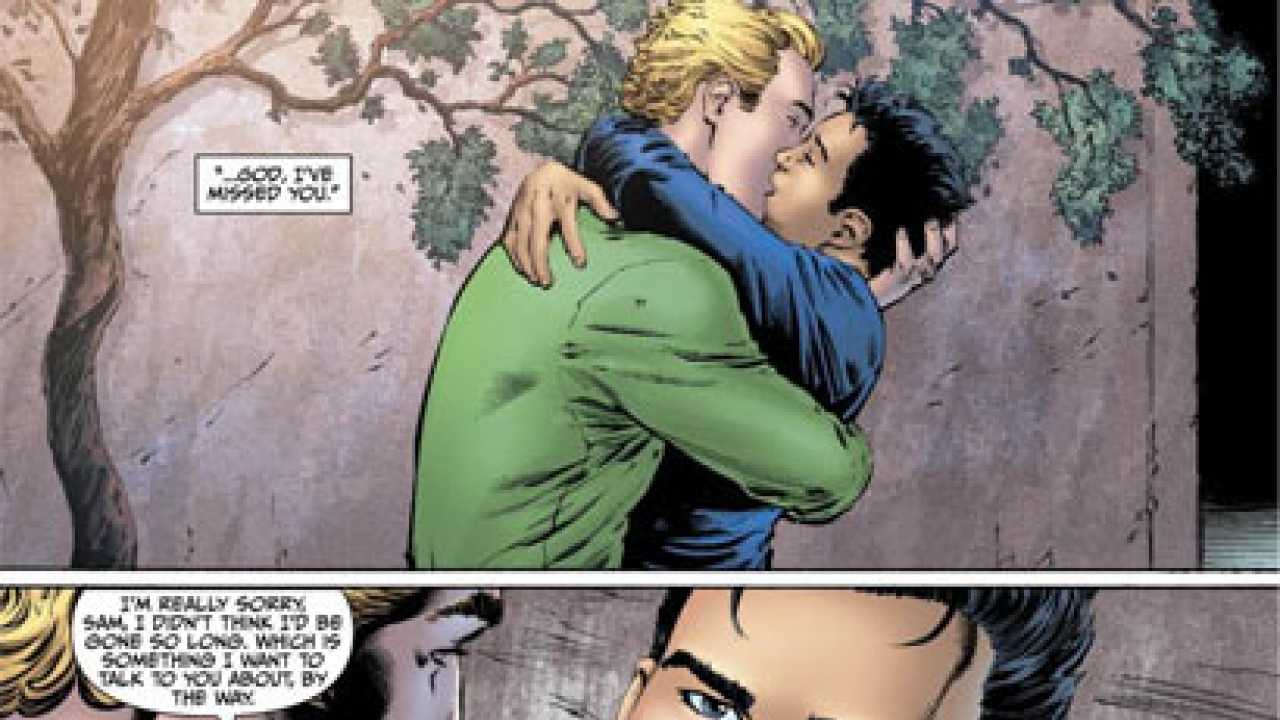 DC comics to relaunch original Green Lantern as gay superhero