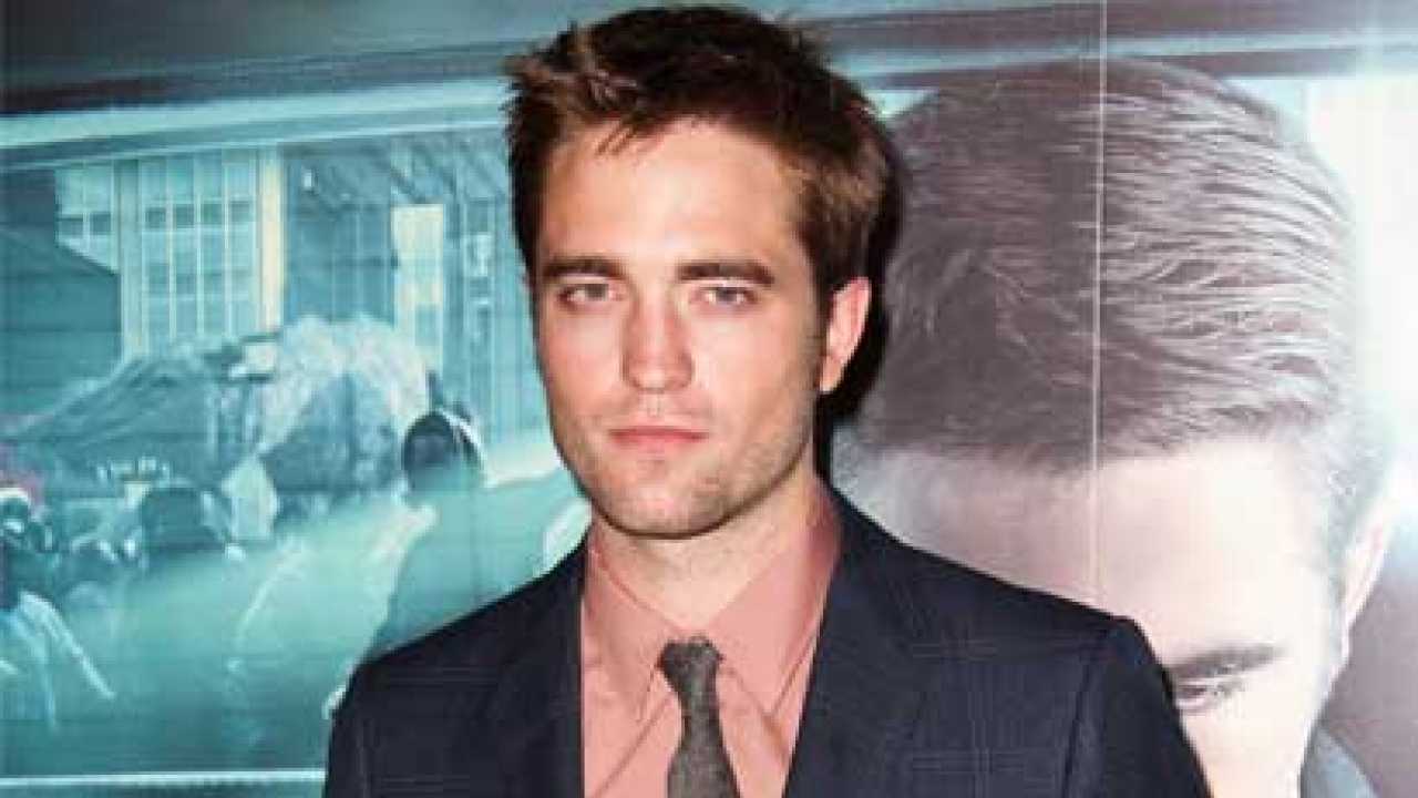 Liberty ross wants to meet robert pattinson to compare stories