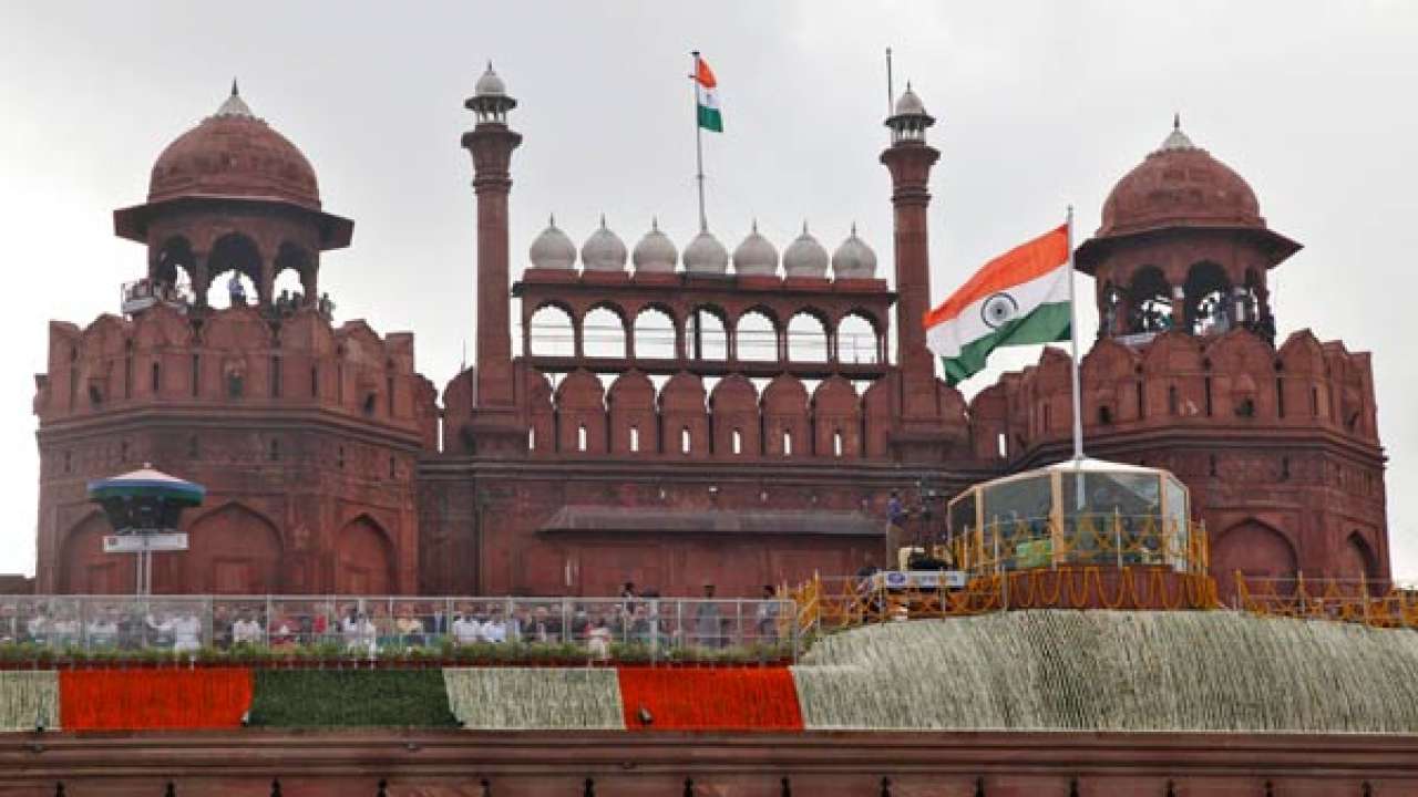 pictures-indian-flag-hoisted-at-historic-red-fort