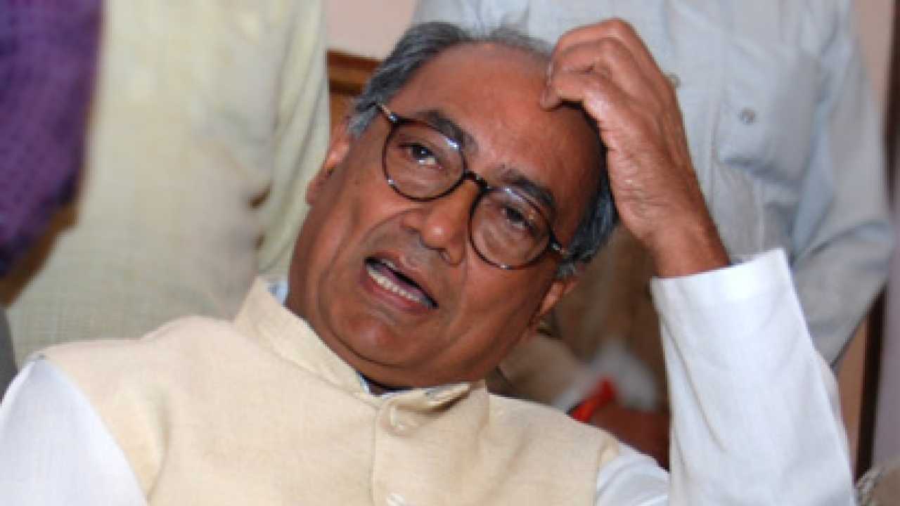 Court summons Digvijay Singh in defamation suit