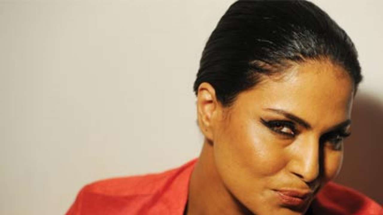 1280px x 720px - Veena Malik to sell condoms!