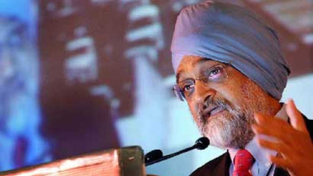 Montek Singh pegs growth at 5.5% in current fiscal, hopes for 7% in 2013-14