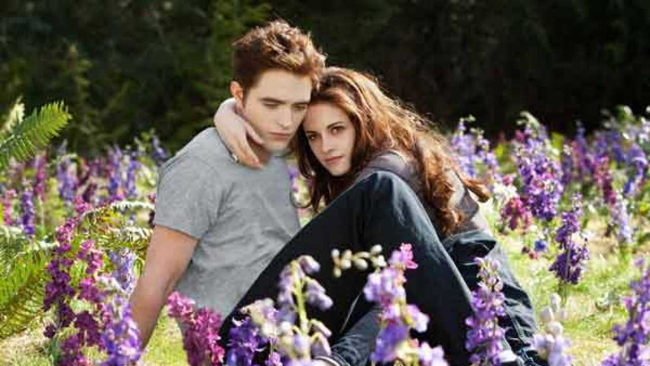 On Oscar eve, 'Twilight Saga Breaking Dawn Part 2' sweeps Razzies