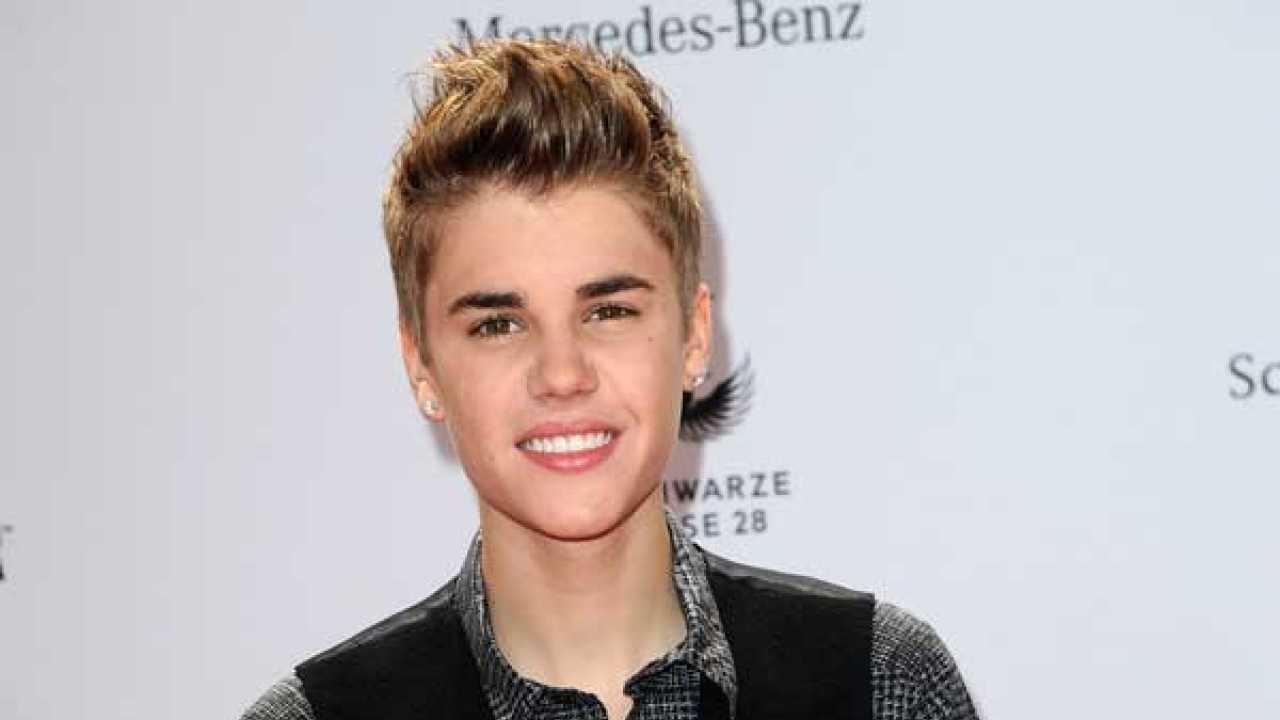 Justin Bieber Lands 7th Place On 50 Most Popular Women On Web List