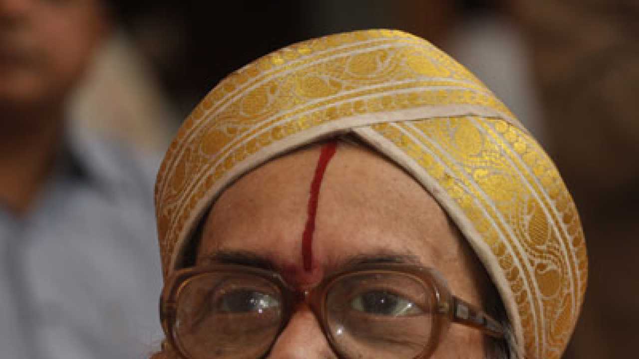 Body of veteran singer PB Srinivas consigned to flames