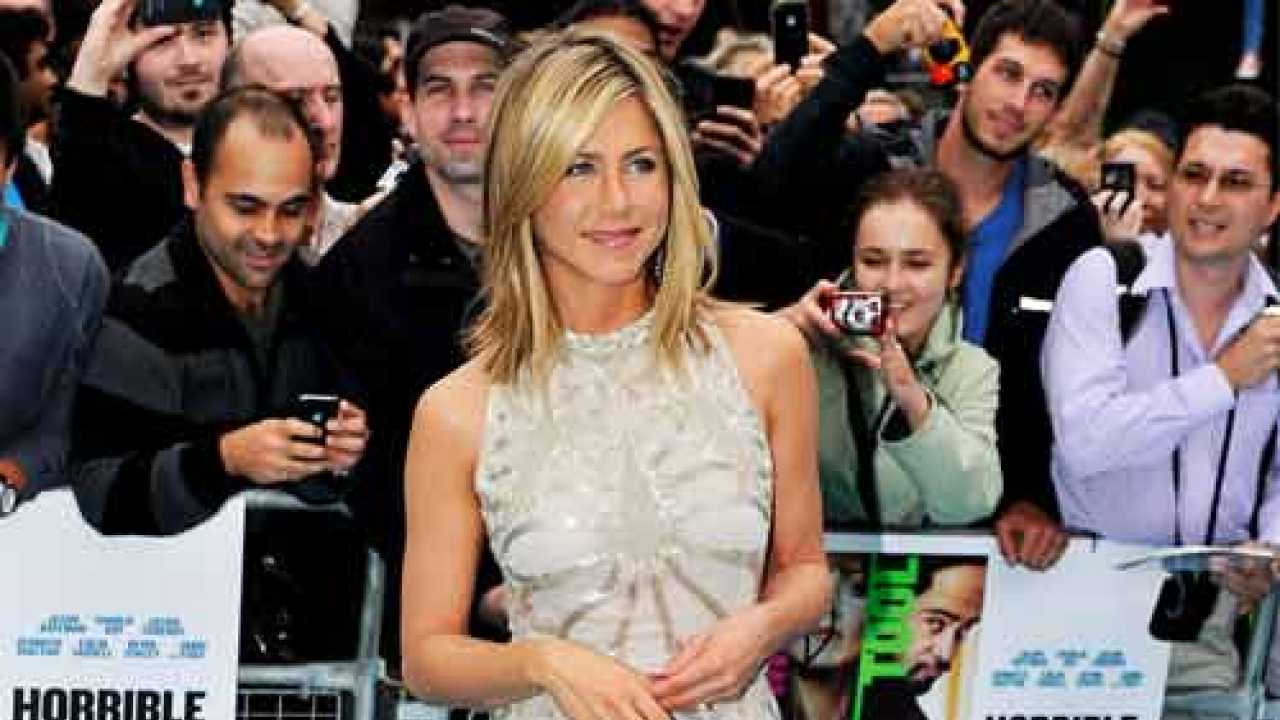 Jennifer Aniston S Hairstylist Was High When He Created The