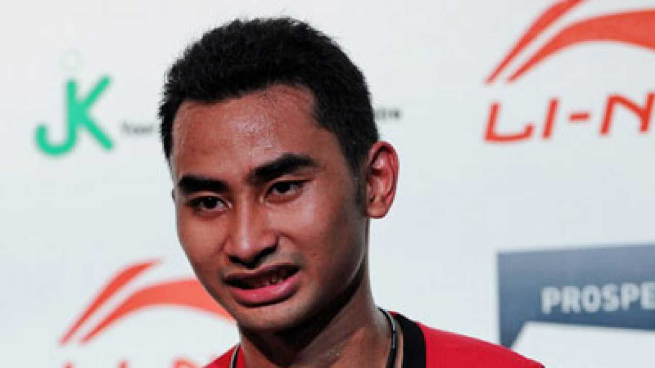 Indonesian shuttler tommy sugiarto wins singapore open