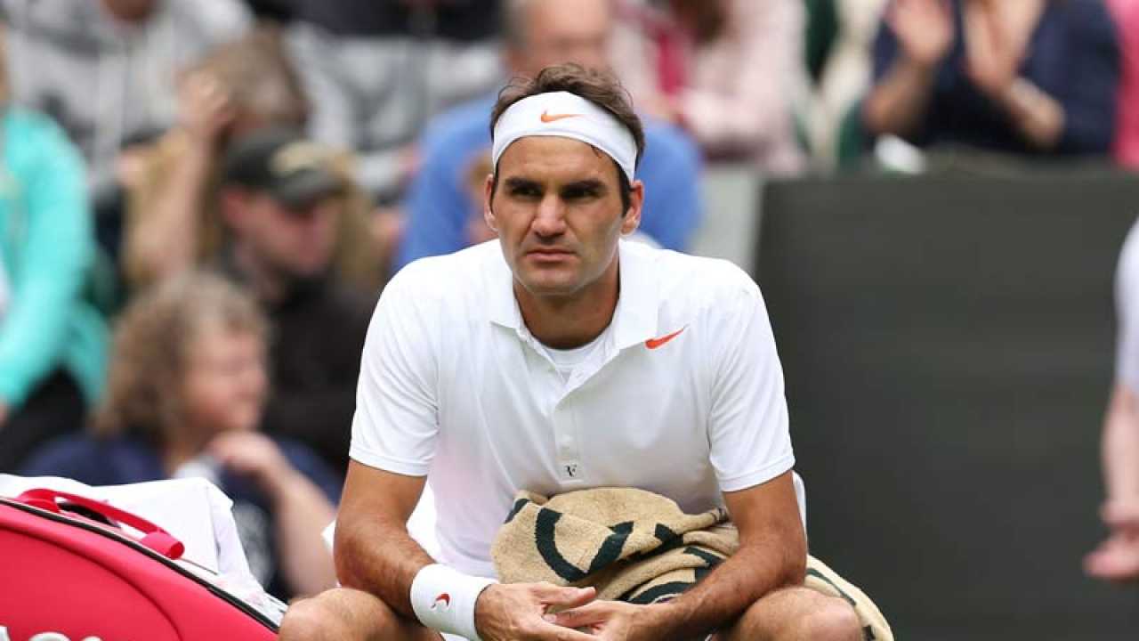 Roger Federer proves he means business