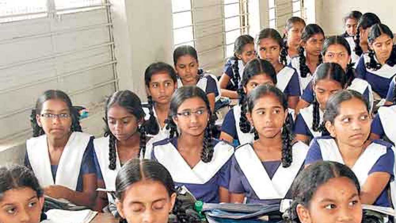 5,000 schools in Gujarat yet to have class VIII