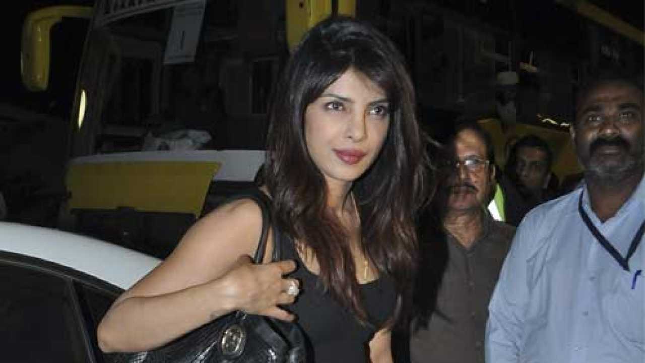 Xxx Photo Prinka - Priyanka Chopra replaces Sunny Leone as India's most dangerous celebrity  online