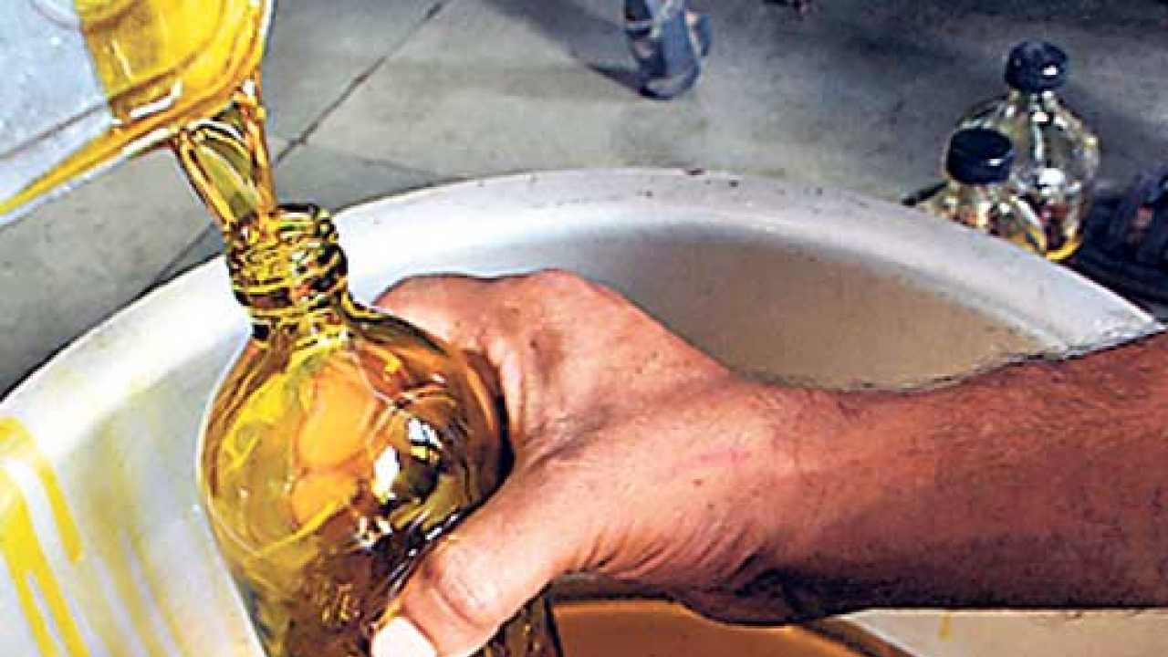 Ahmedabad Are you consuming adulterated oil?