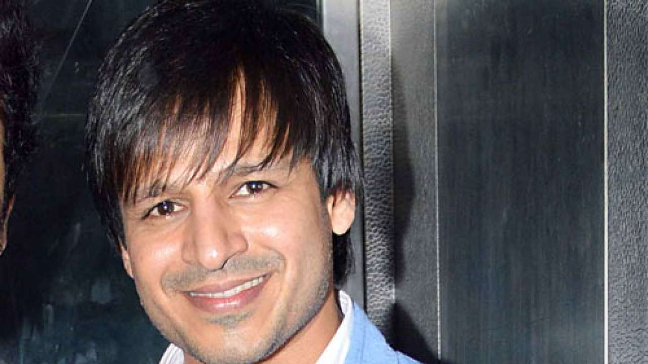 Vivek Oberoi at CPAA art exhibition | Photo Of Vivek Oberoi From The Vivek  Oberoi at CPAA art exhibition Images - Bollywood Hungama