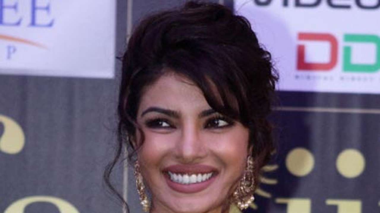 Priyanka Chopra unveils GUESS' 2013 holiday campaign in Mumbai