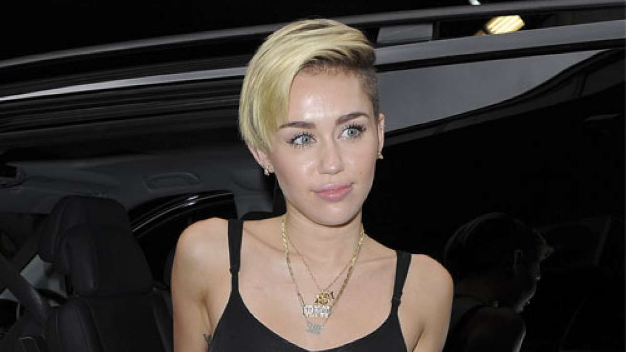 Miley Cyrus Flashes Her Breasts For Documentary Free The Nipple