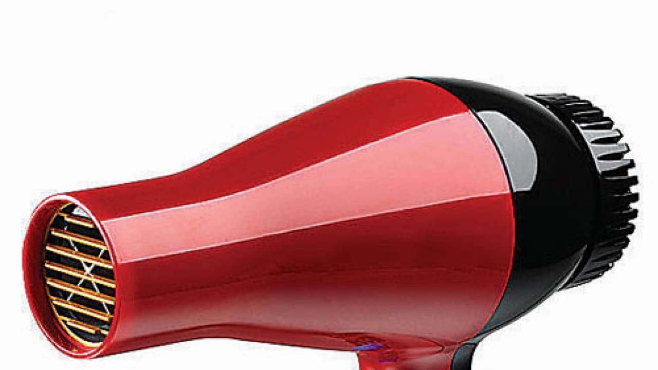 An unusual kitchen gadget: the hair dryer An unusual kitchen gadget: the hair dryer