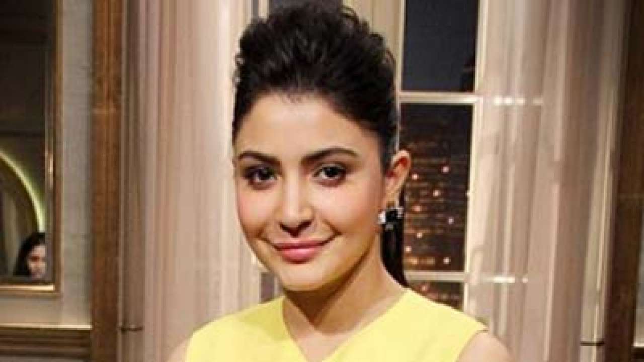 Using a temporary lip enhancing tool for 'Bombay Velvet': Anushka Sharma