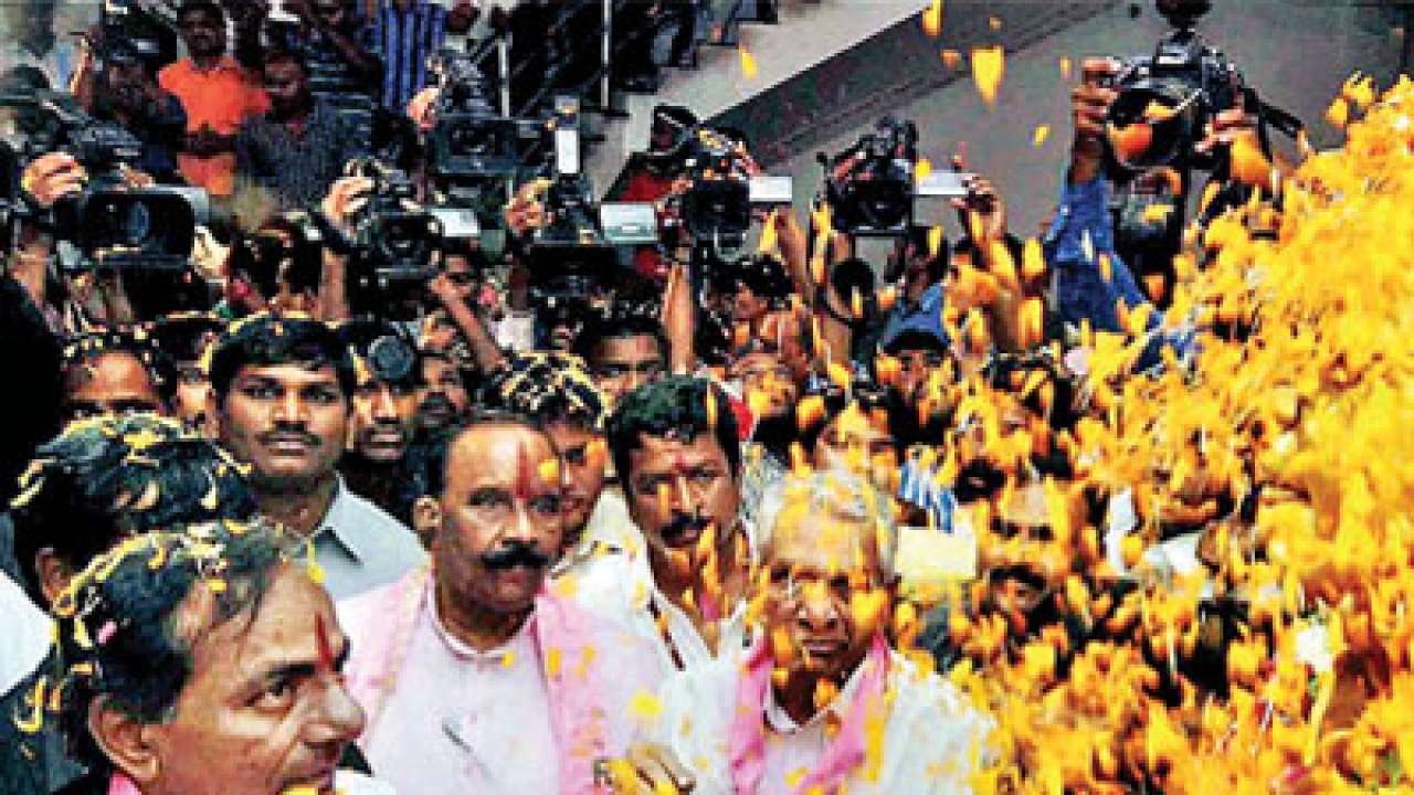 Post-telangana, trs resists merger with congress