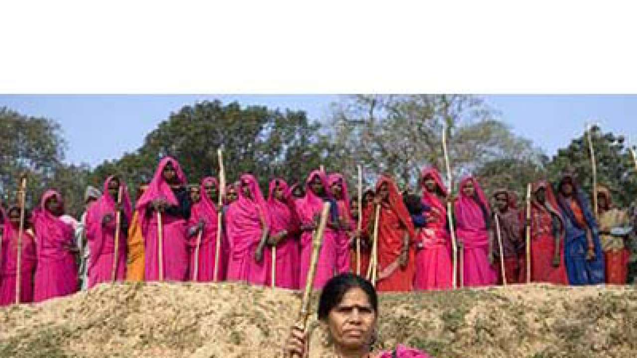 Double blow for Gulabi activist Sampat, film stay lifted, Gang ousts her