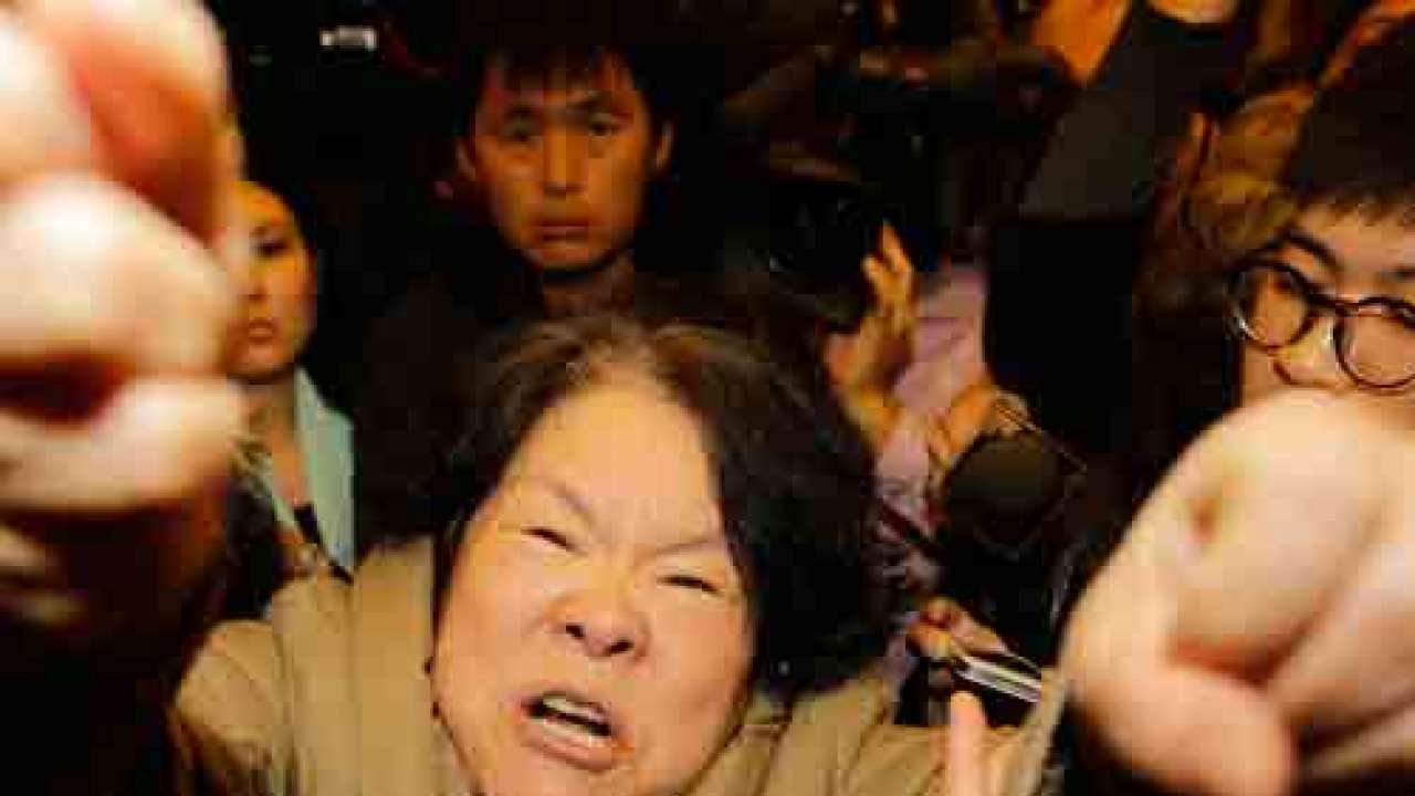 outrage over insensitive malaysian airlines text sent to families janis mackey frayer
