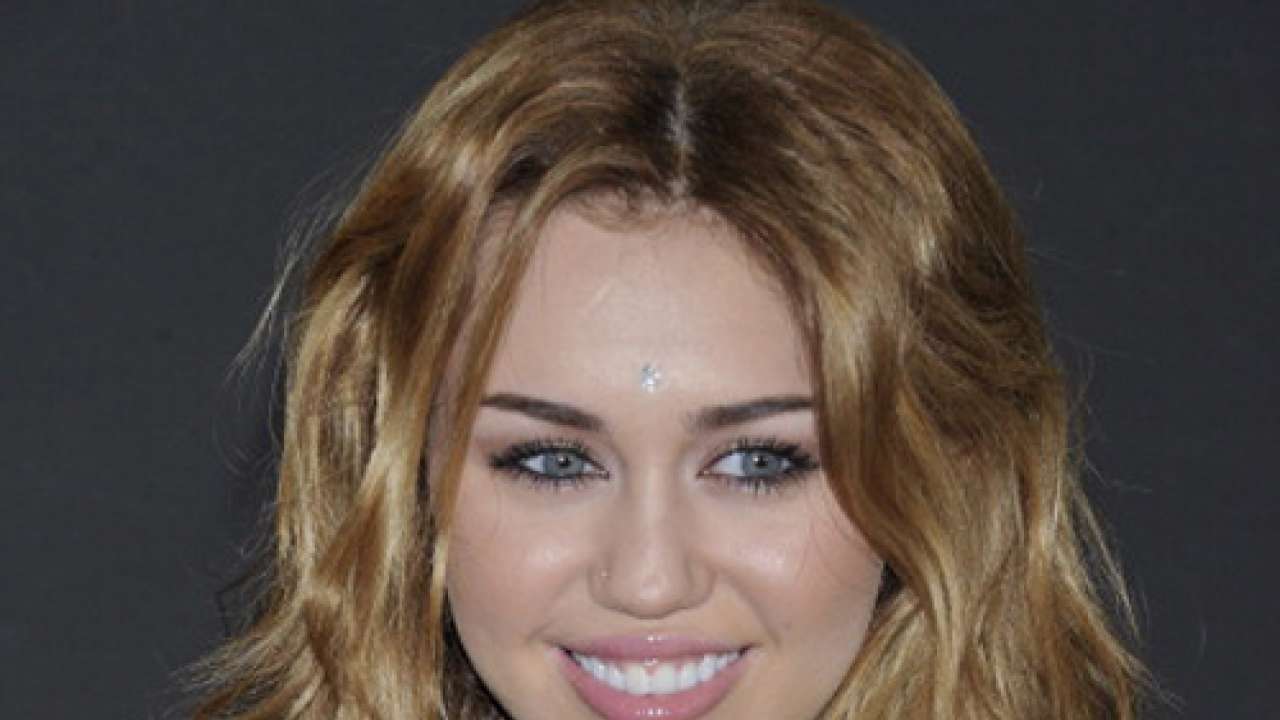 Miley Cyrus Blowjob VIDEO after concert Miley Cyrus Blowjob VIDEO after concert