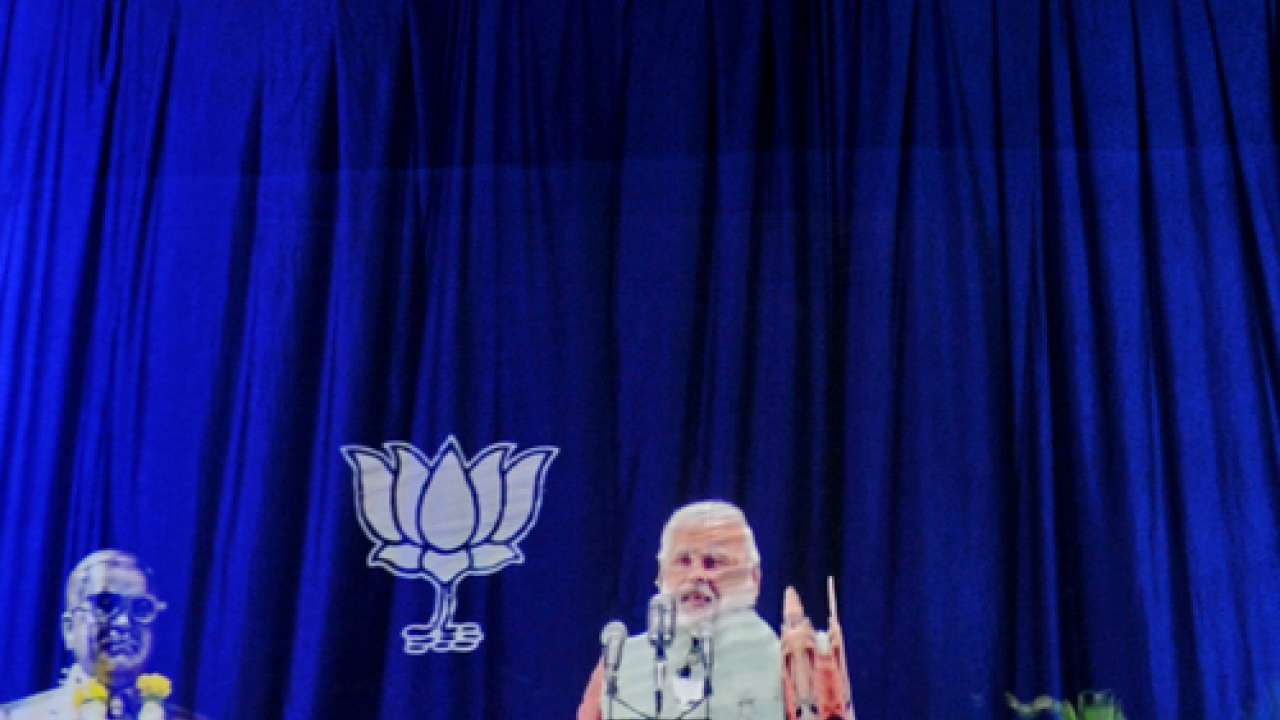 Narendra Modi conducts 3-D rally in Mumbai, promises more to come