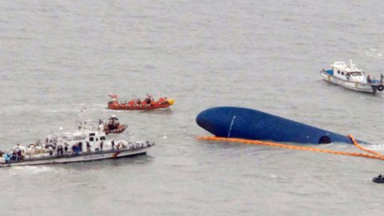 South Korea Ferry Disaster Divers Struggle In Search For