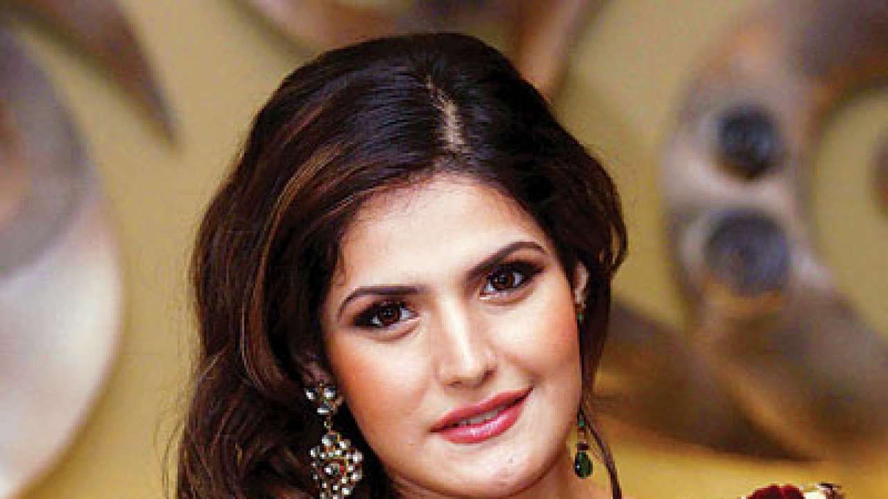 zarine khan family photos