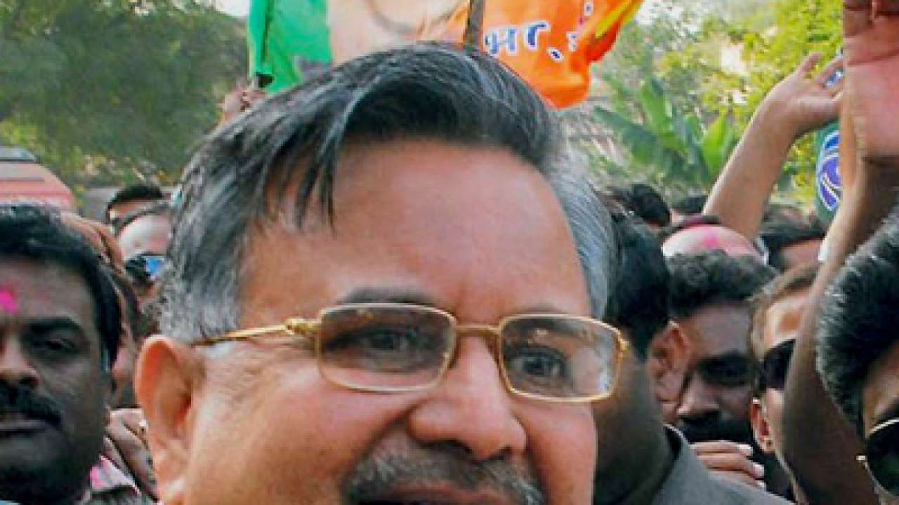 Chhattisgarh cm raman singh congratulates narendra modi on bjp's spectacular poll show