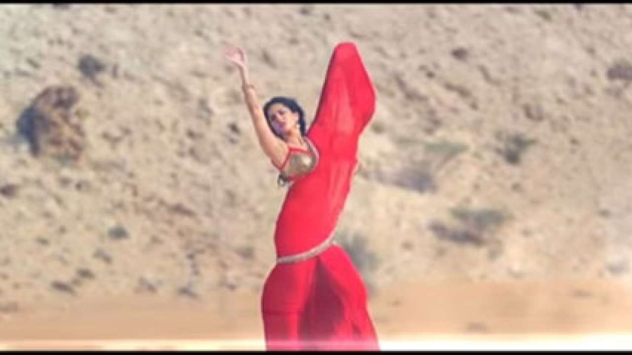 Sanny Lovan Sexy Videos - Sunny Leone sizzles in a new music video for singer Girik Aman
