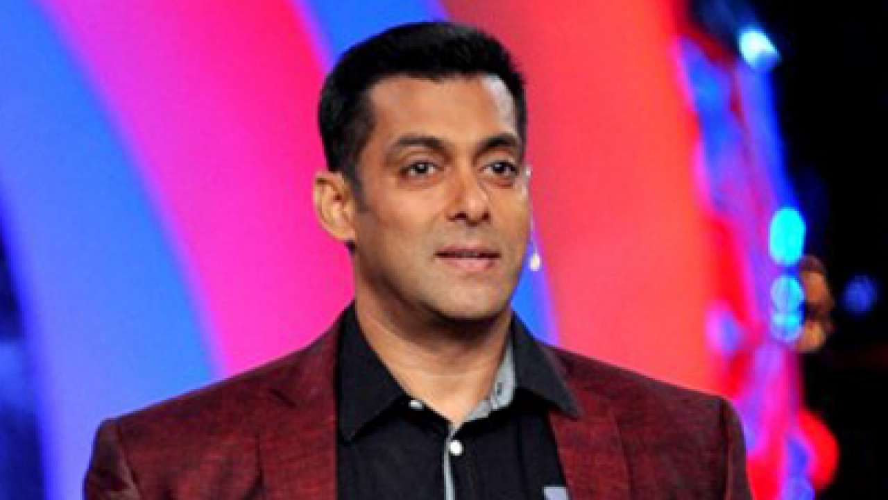 Only Jacqueline Fernandez can replace Zeenat Aman: Salman Khan