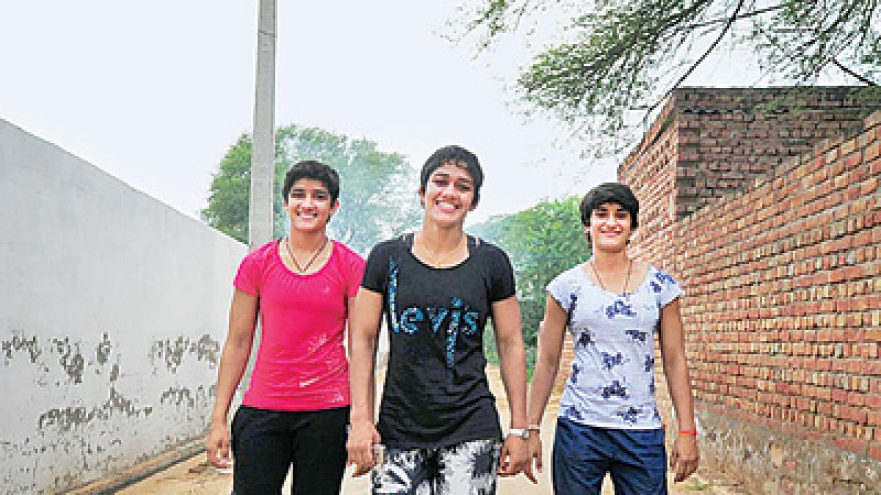 Babita Kumari Xxxx Video - Meet the medal winning Phogat sisters