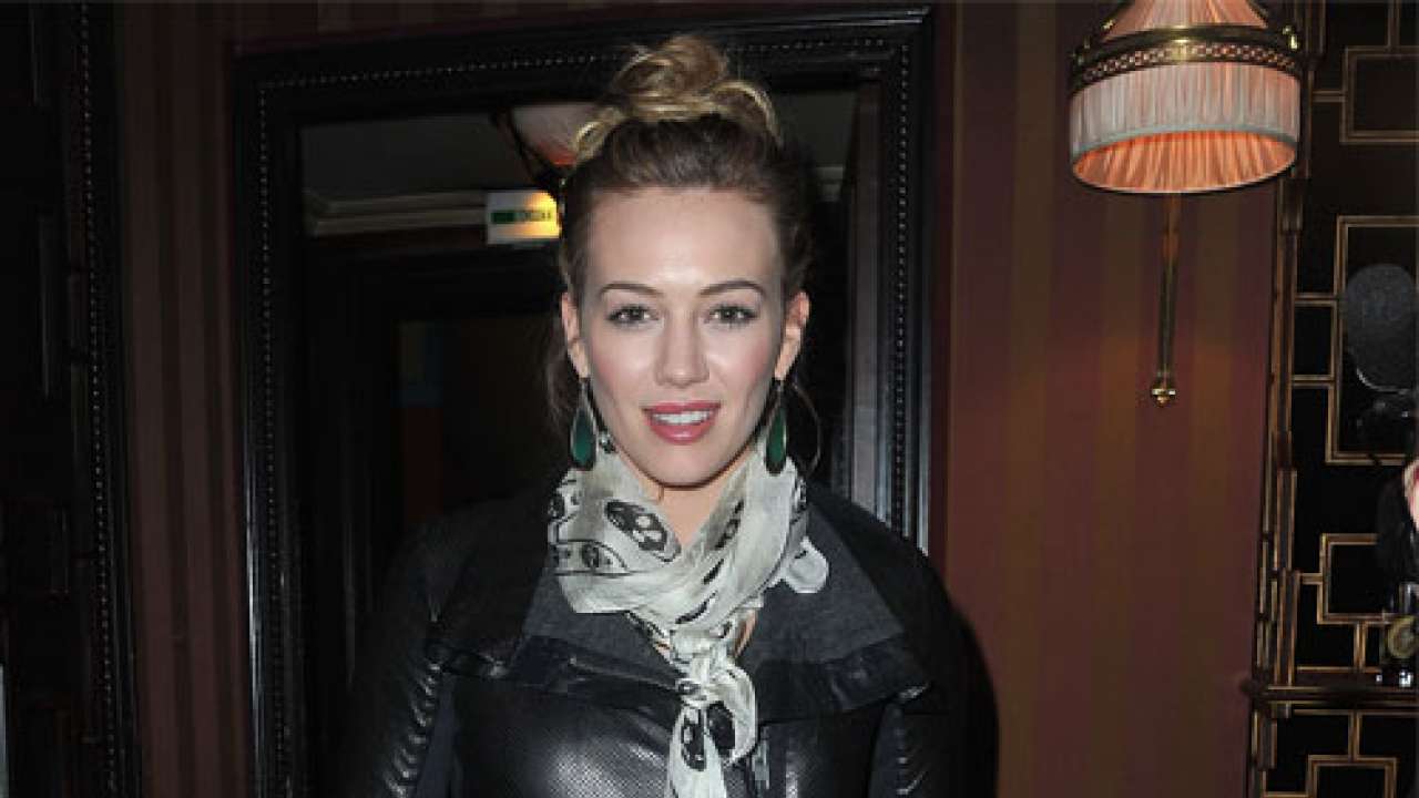Hilary Duff Claims Leaked Nude Snaps. 