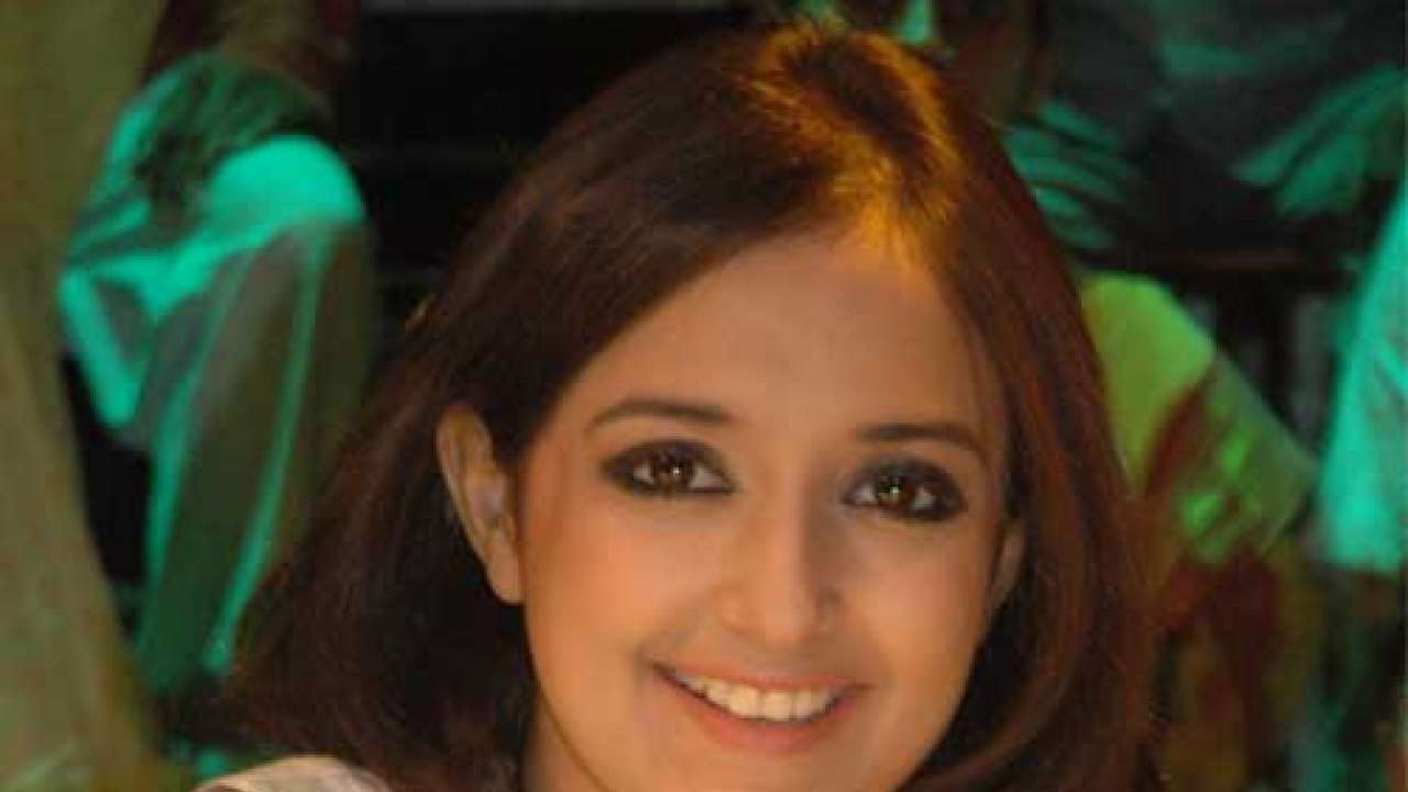 Monalisa Thakur Xx Video - Sawar Loon' singer Monali Thakur to be seen in Abbas Tyrewala's 'Mango'