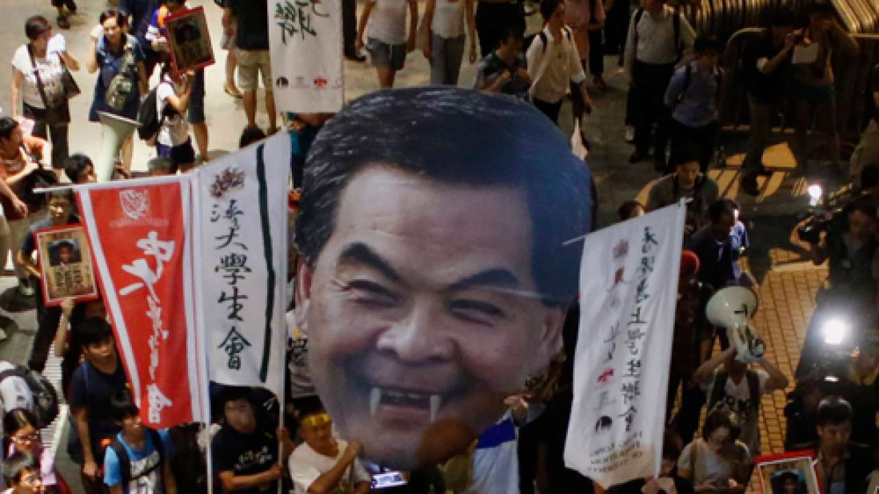 China backs Hong Kong leader Leung Chun-ying as pressure to quit grows