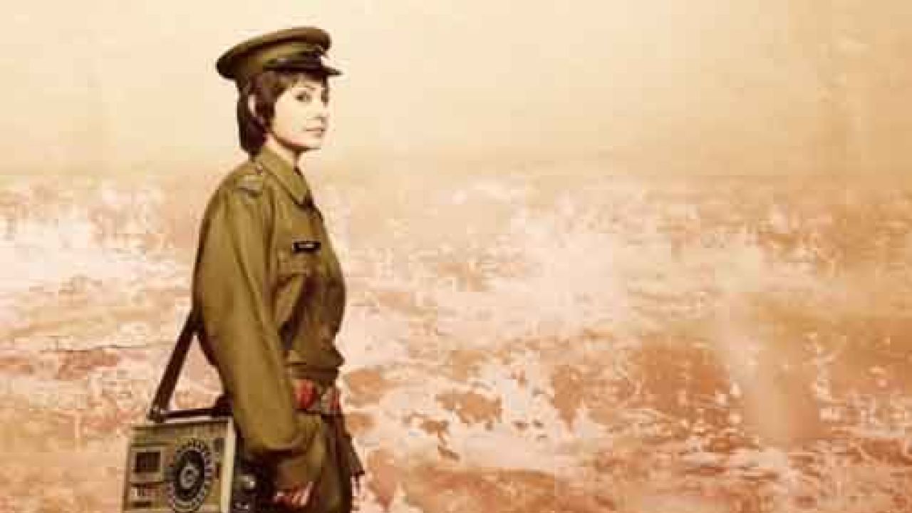 Fourth 'pk' motion poster out! Like aamir khan, anushka sharma wears ill-fitting uniform, poses with transistor
