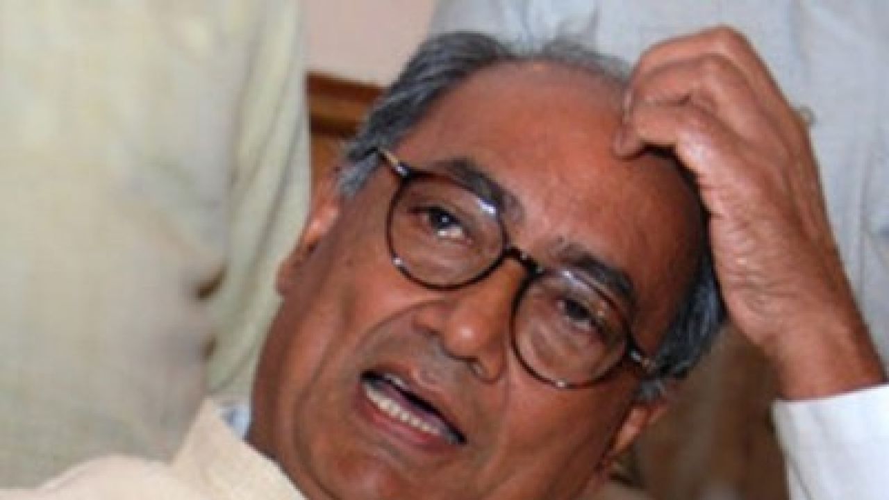 Digvijay singh defends robert vadra, says 'unnecessary media attention not justified'
