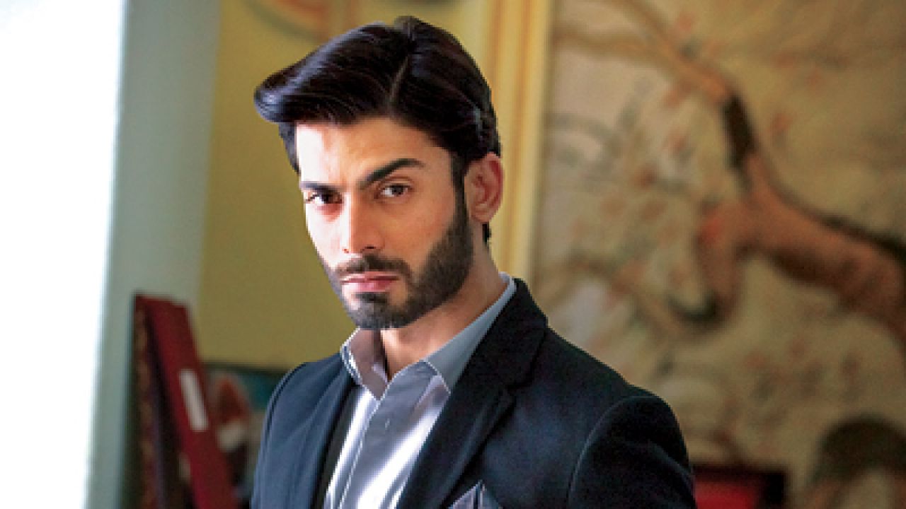 Fawad Khan awarded 'Best Bollywood Debut' at Dubai 'Masala Awards 2014'