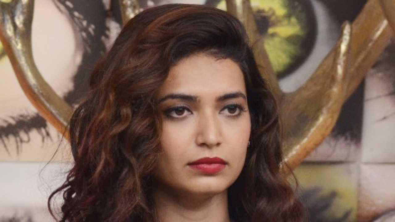 Karishma tanna single