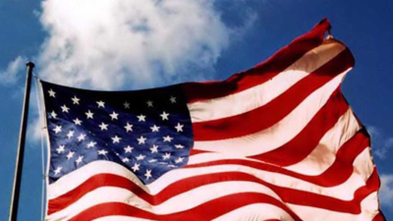 Us senate passes shutdown reprieve, funding fight drags on