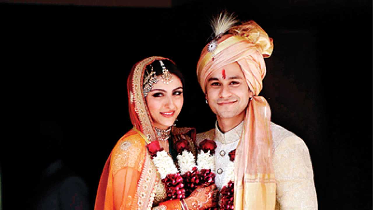 1280px x 720px - Soha Ali Khan and Kunal Khemu get married!