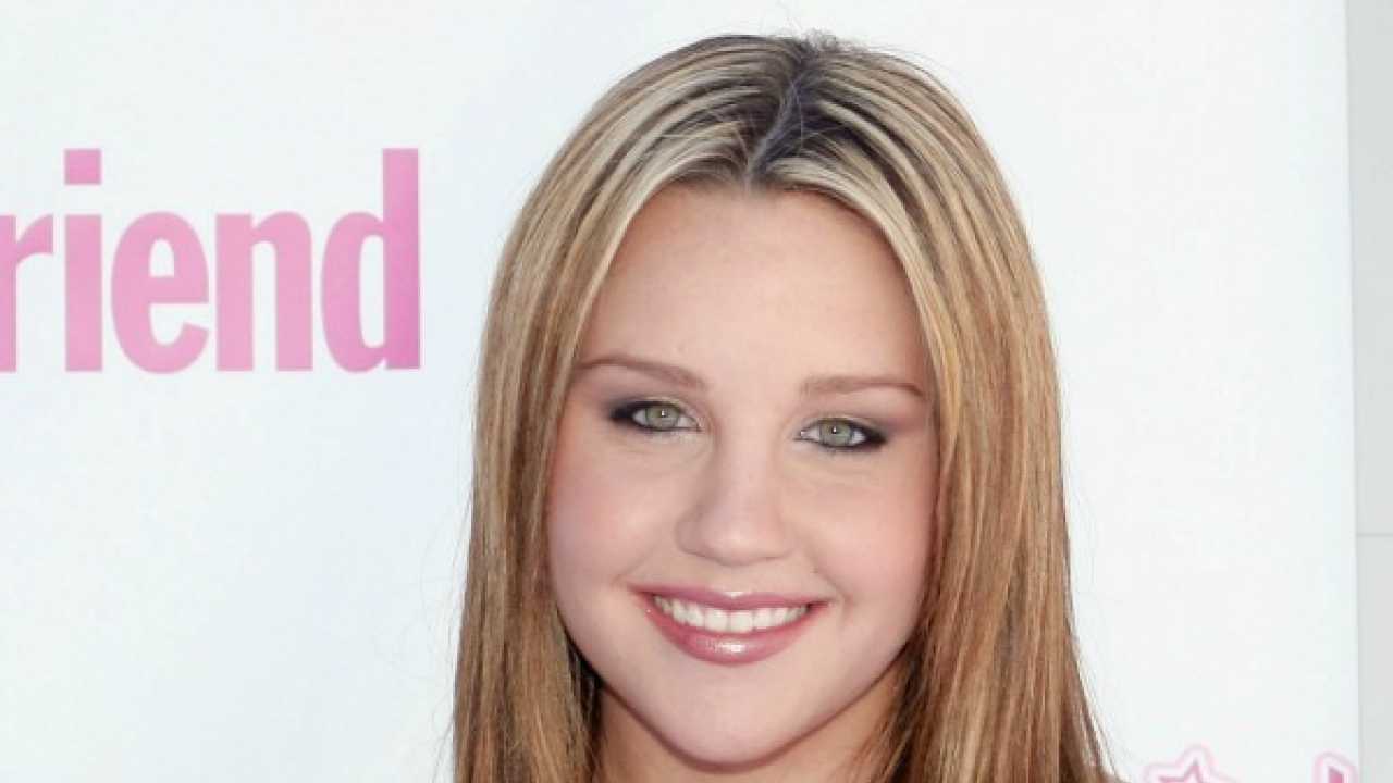 Amanda Bynes Looks Healthy During Public Outing