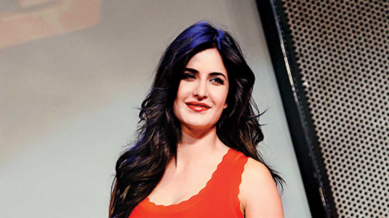 Katrina Kaif gets The Kapoors on WhatsApp!