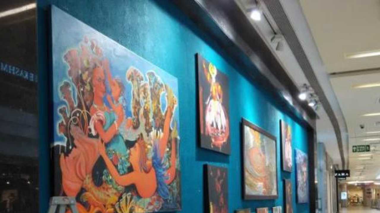 A platform for artists to display their work in city malls