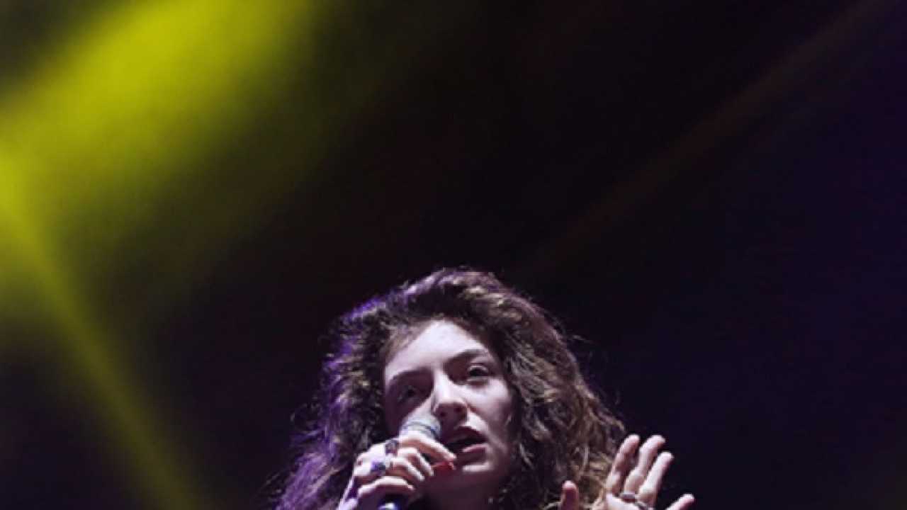 Lorde Shares Picture On Instagram With Boyfriend On Second Anniversary
