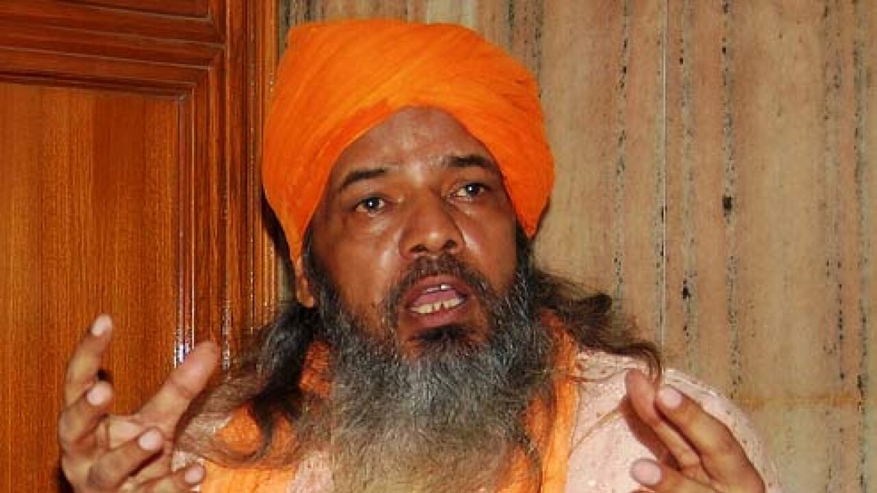 Imposter in narendra modi's meet? Ajmer dargah claims its diwan did not meet pm