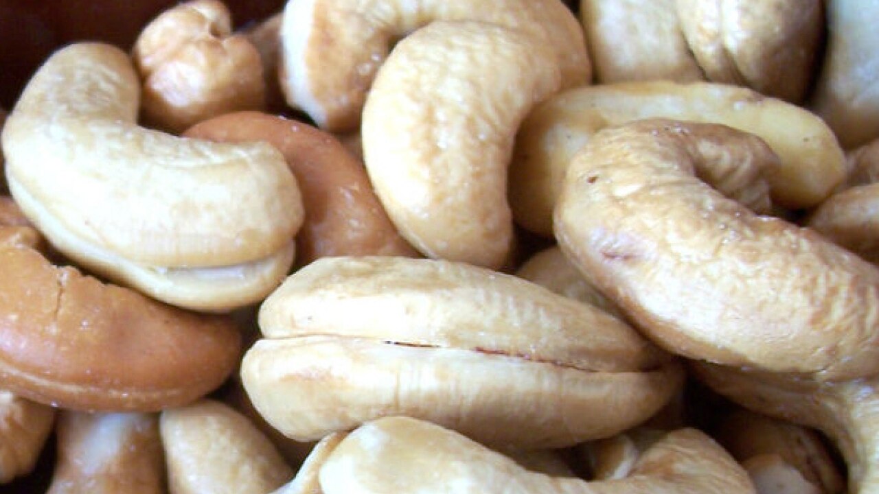 Eating nuts reduces metabolic syndrome risk in teens New Study